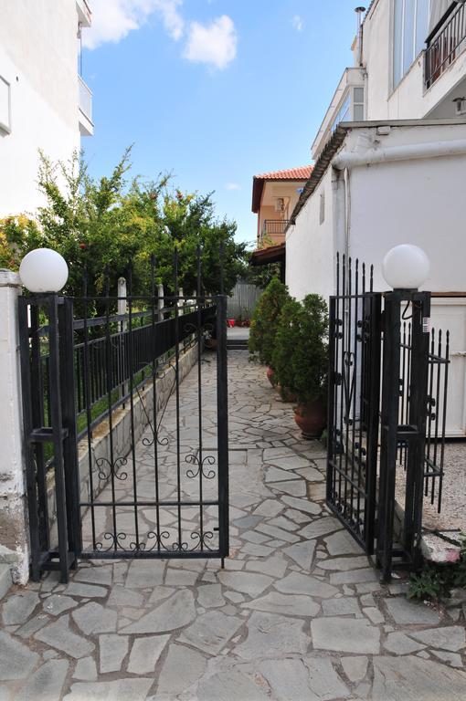 Seaside Studios Paralia Dionysiou Exterior photo