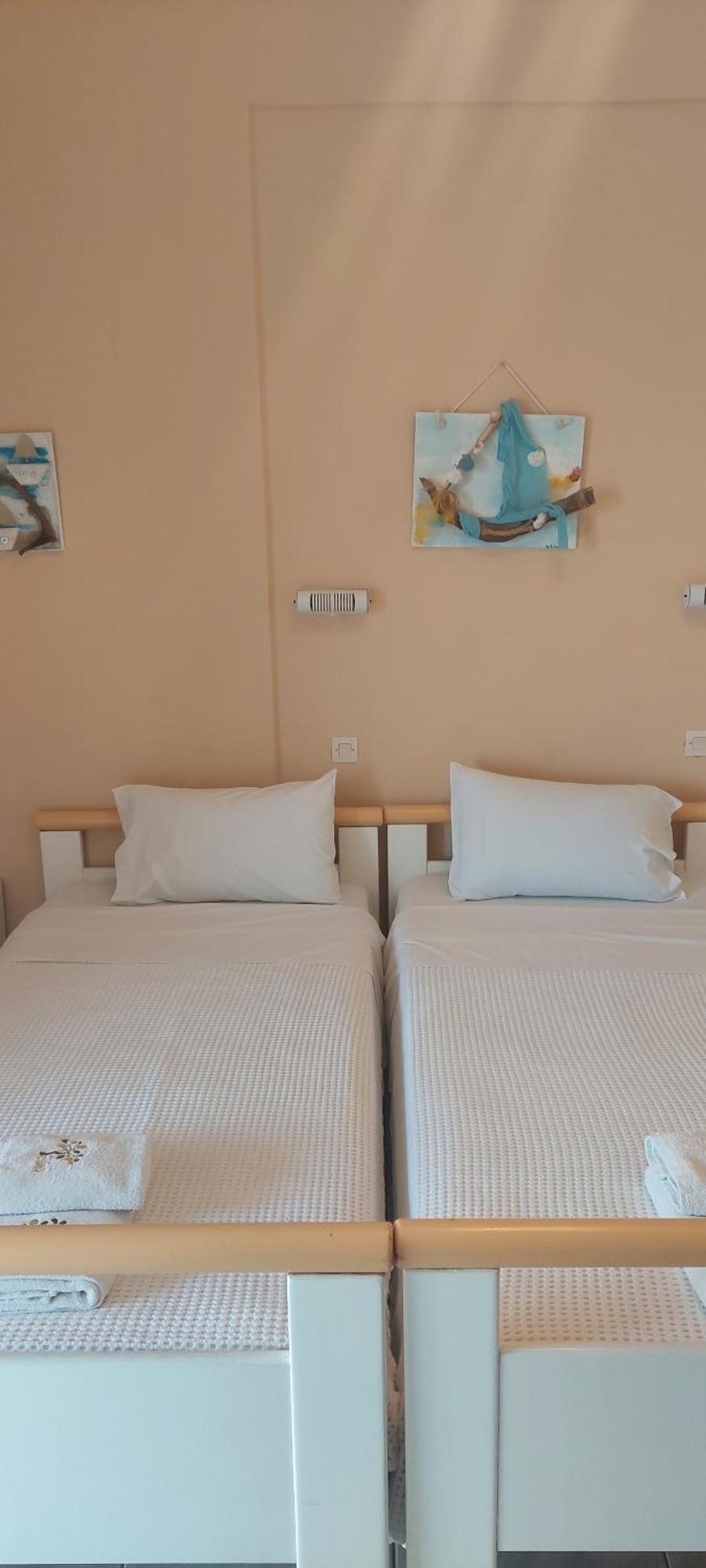 Seaside Studios Paralia Dionysiou Room photo
