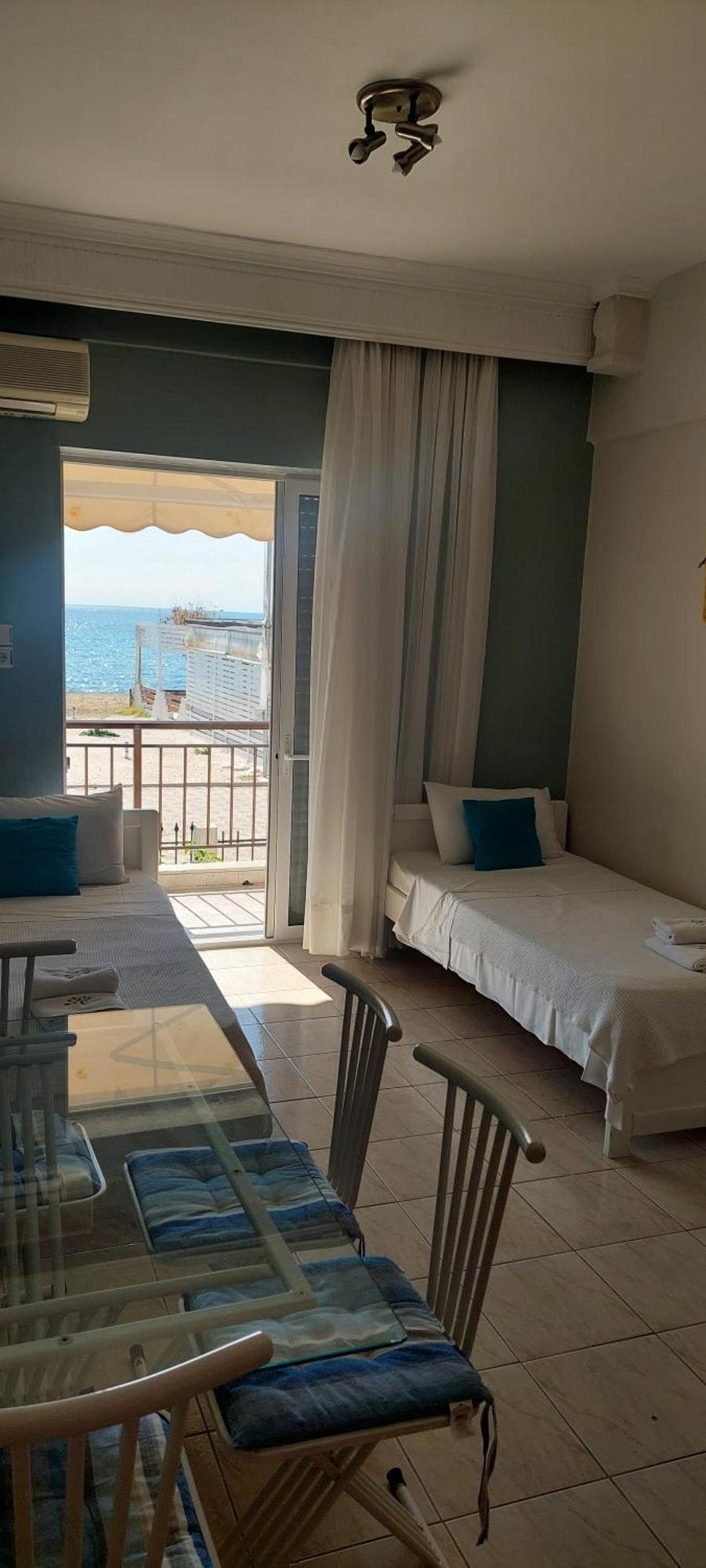Seaside Studios Paralia Dionysiou Exterior photo